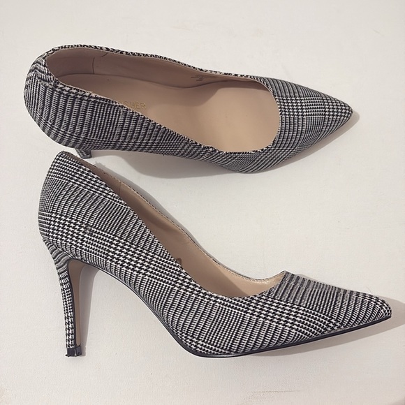 Marc Fisher Darren Houndstooth Heels 7 1/2 W - Picture 2 of 8